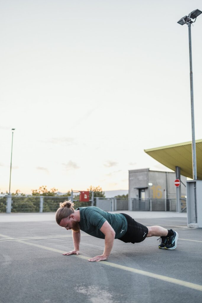 Liegestütz als Eigengewichtsübung beim Personal Training in Frankfurt
